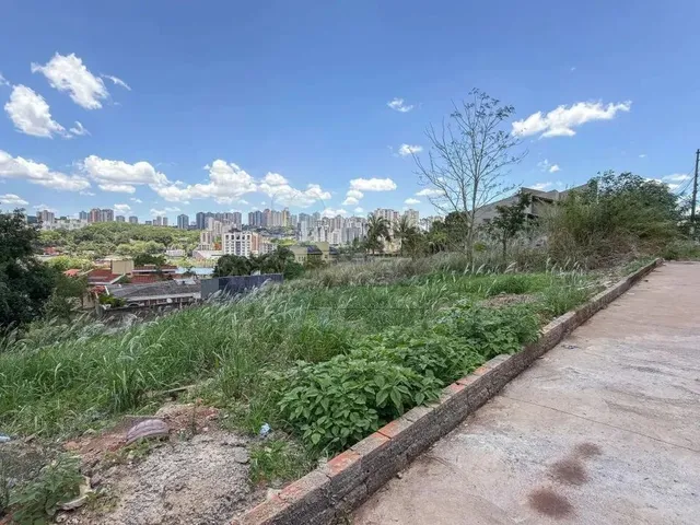 Imagem: Terreno de 863M² Pronto para Construir