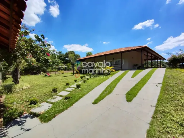 Imagem: Chácara À Venda de 3 Quartos, Piscina