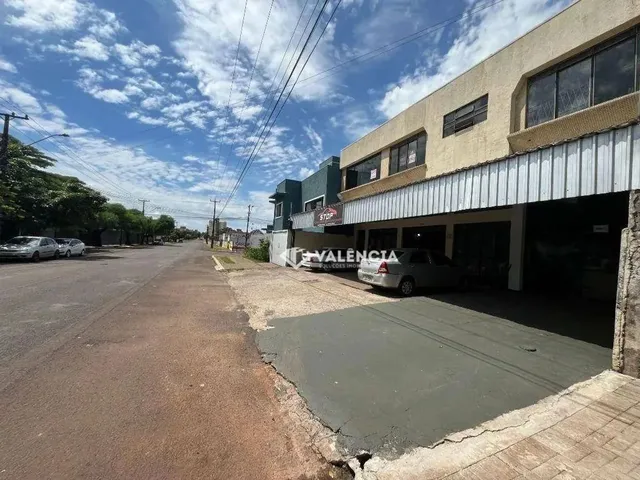 Imagem: O apartamento possui 4 Dormitórios, 1 Suíte, 2 Banheiros,