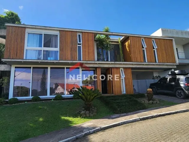 Imagem: Casa de Condomínio em Rua Francisco Solano