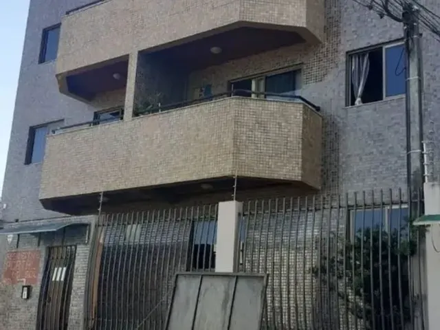 Imagem: Alugo Apartamento de 2 Quartos com Sacada