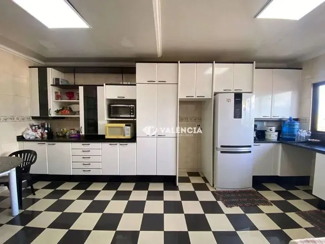 Imagem 16: Apartamento na Cobertura com 7 Quartos Sendo 2 Suítes 1 Master para Alugar por R