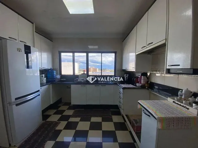 Imagem 15: Apartamento na Cobertura com 7 Quartos Sendo 2 Suítes 1 Master para Alugar por R