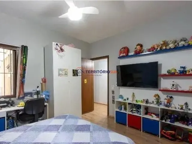 Imagem 9: Casa em Porto Alegre, no Bairro Aberta dos Morros, com 5 Dormitório(S), e 5 Banheiros