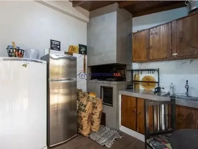 Imagem 2: Casa em Porto Alegre, no Bairro Aberta dos Morros, com 5 Dormitório(S), e 5 Banheiros