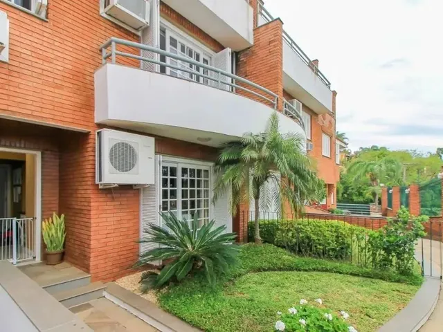 Imagem: Casa de 5 Dormitórios em Condomínio Vigilância