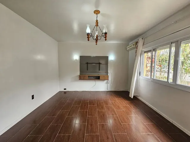 Imagem 10: Casa com 04 Dormitórios em Terreno de Quase 500M2