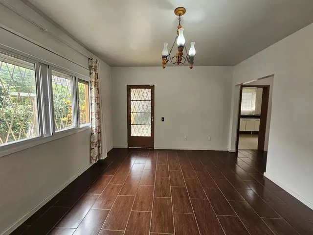 Imagem 2: Casa com 04 Dormitórios em Terreno de Quase 500M2