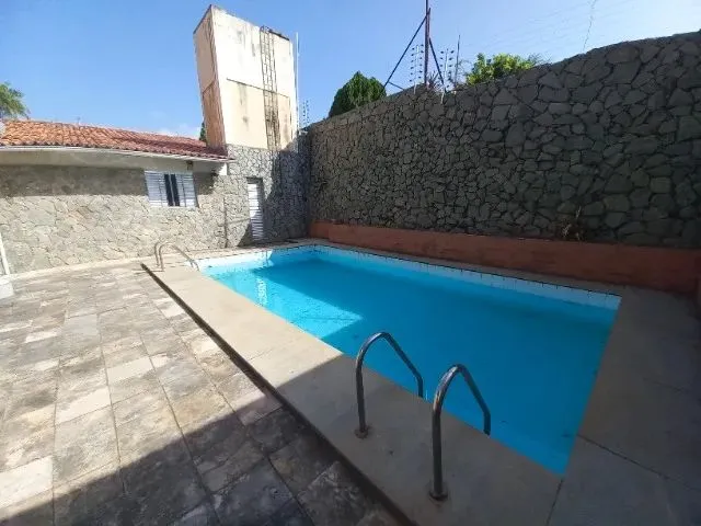 Imagem 3: Casa com Piscina no Renascença