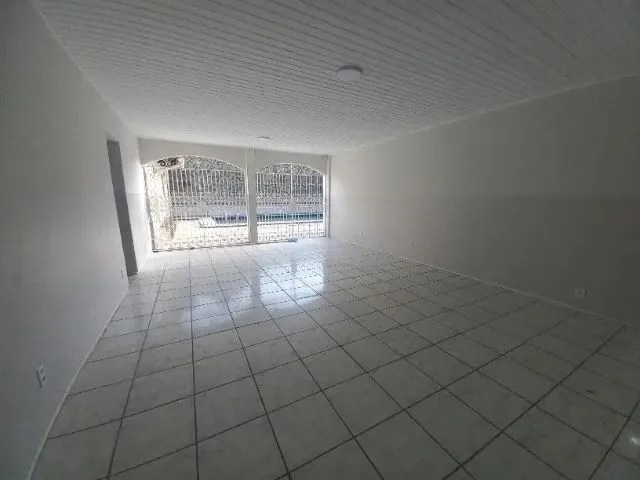Imagem 2: Casa com Piscina no Renascença