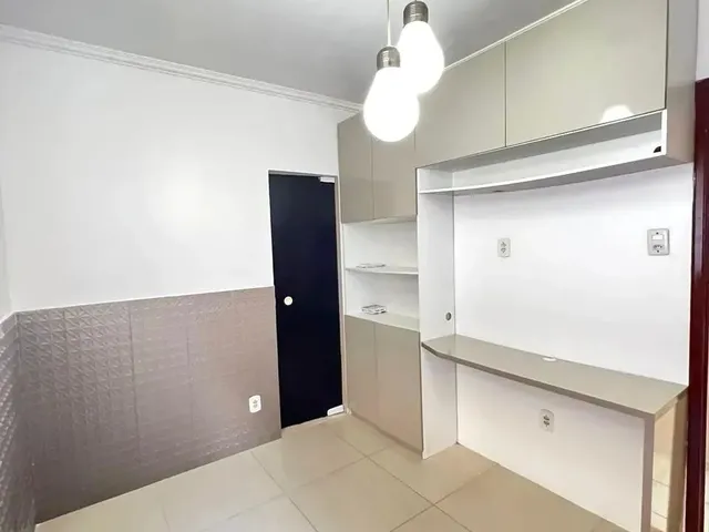 Imagem: A casa em condomínio possui 1 Dormitório, 2 Suítes, 3