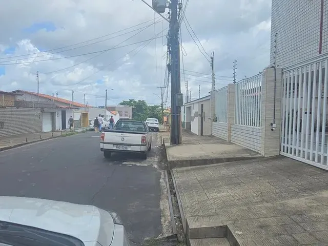 Imagem 5: Alugo Apartamento de 3 Quartos + Dce - no Renascença 1 - com Alguns Armários