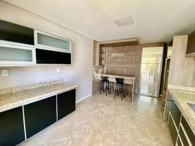 Imagem 14: Casa Ampla 4 Dormitórios, com Piscina, 3 Vagas, no Bairro Juscelino Kubitschek!