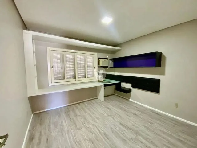 Imagem 13: Casa Ampla 4 Dormitórios, com Piscina, 3 Vagas, no Bairro Juscelino Kubitschek!