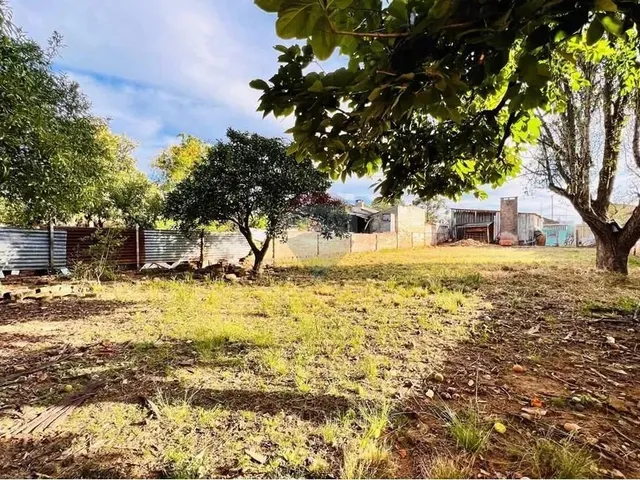 Imagem 4: Casa com Terreno À Venda