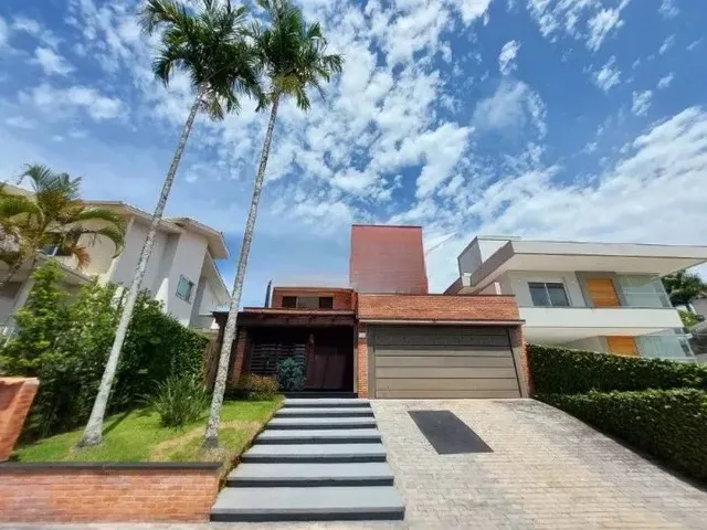 Imagem: Casa Mobiliada com 220M Privativos de 3