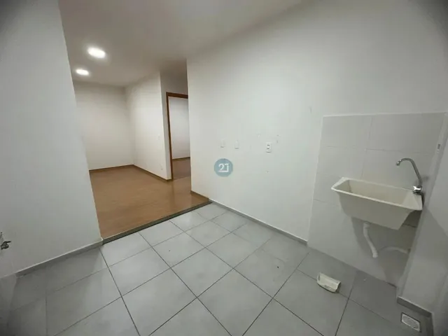 Imagem 2: Alugo Apartamento com 02 Dormitórios, 01 Banheiro, Sala, Cozinha com Área de Serviço