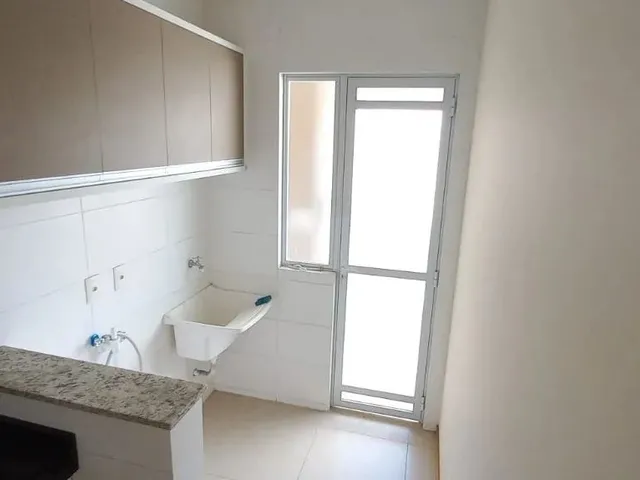 Imagem 7: Apartamento Semi-Mobiliado com 2 Quartos