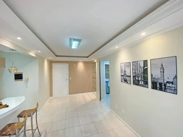 Imagem: Aluguel de Apartamento 2 Quartos, Sacada