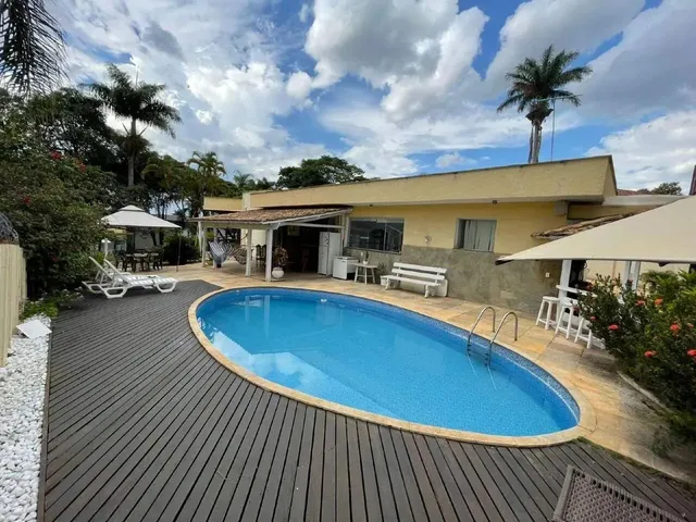 Imagem: Casa para Aluguel, 4 Quartos, 2 Suítes