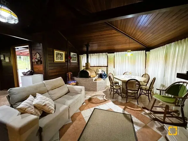 Imagem 8: Casa a Venda com 4 Dormitórios no Bairro Rio dos Bugres, em Rancho Queimado - Sc