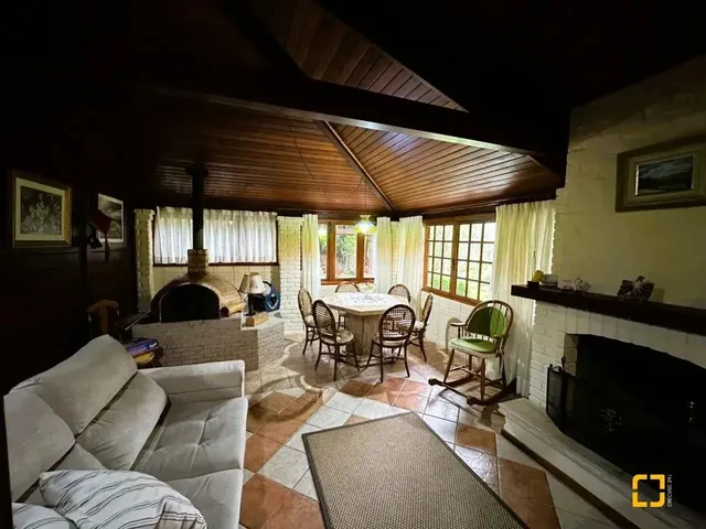 Imagem 2: Casa a Venda com 4 Dormitórios no Bairro Rio dos Bugres, em Rancho Queimado - Sc