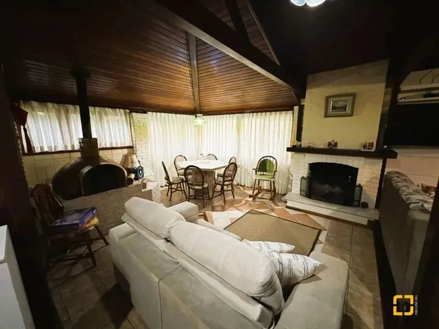 Imagem 12: Casa a Venda com 4 Dormitórios no Bairro Rio dos Bugres, em Rancho Queimado - Sc