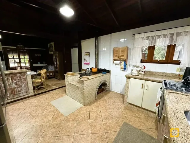 Imagem 7: Casa a Venda com 4 Dormitórios no Bairro Rio dos Bugres, em Rancho Queimado - Sc