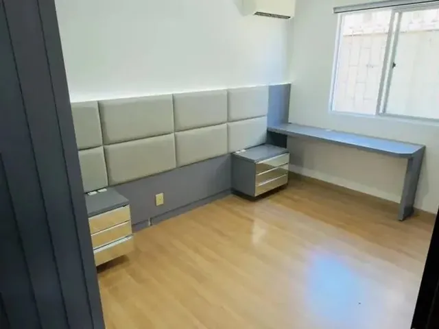 Imagem: O apartamento possui 2 Dormitórios, 1 Banheiro, 1 Vaga na