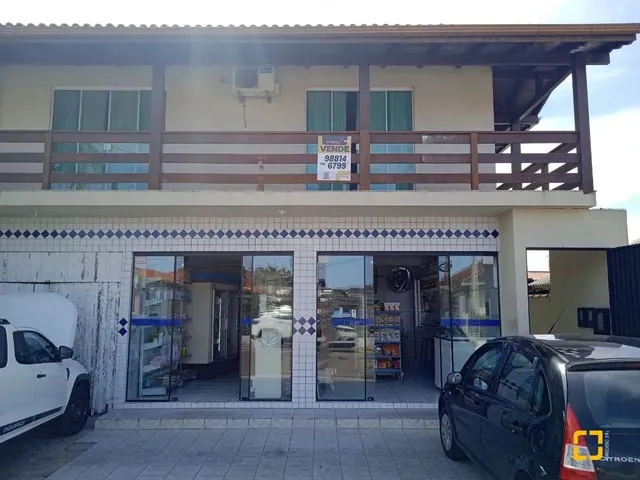 Imagem: Casa À Venda com 2 Pavimentos no Bairro