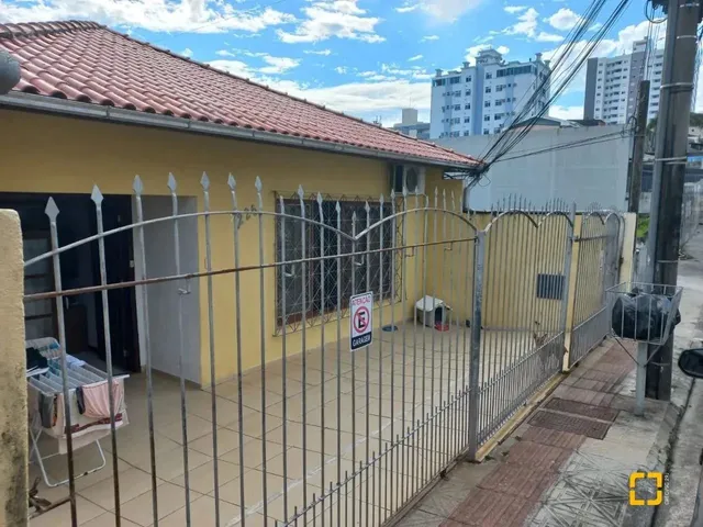 Imagem: Casa À Venda em Barreiros com 4 Quartos