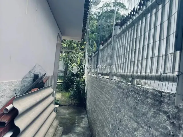 Imagem 2: Casa com 2 Quartos e 1 Banheiro À Venda, 63 M²