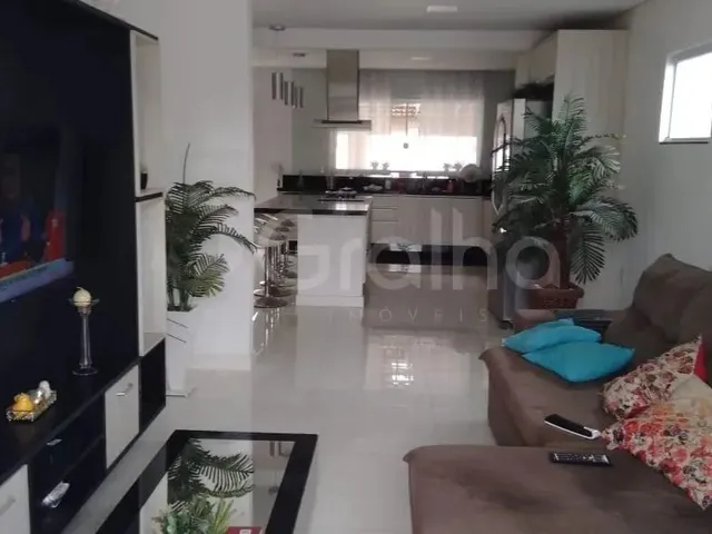 Imagem: Casa de 123M² com 4 Quartos no Bairro Jardim