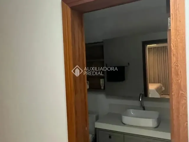 Imagem 15: More e Empreenda! Casa com 3 Dormitórios, Home Office, Piscina e 2 Salas Comerciais No