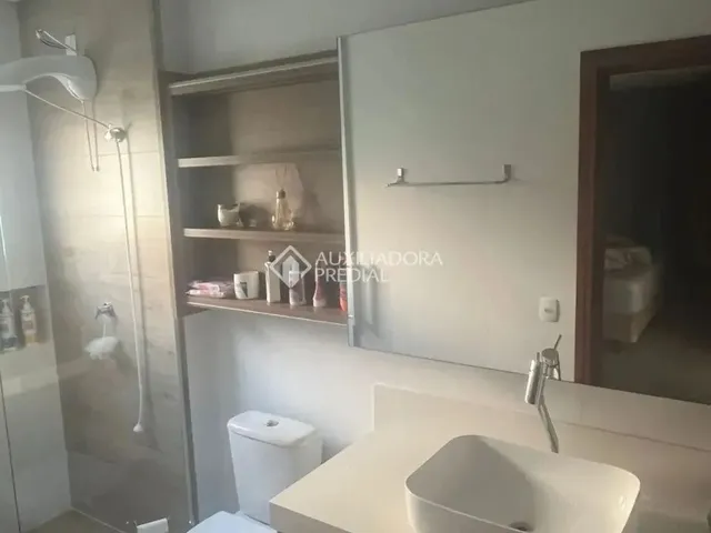 Imagem 7: More e Empreenda! Casa com 3 Dormitórios, Home Office, Piscina e 2 Salas Comerciais No