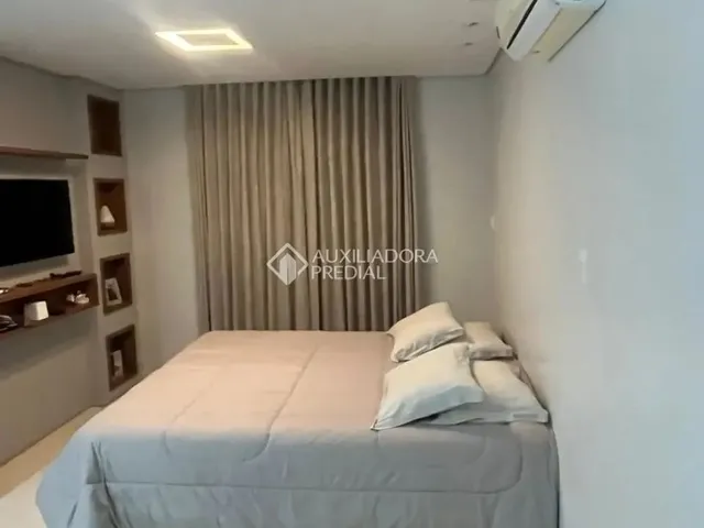Imagem 5: More e Empreenda! Casa com 3 Dormitórios, Home Office, Piscina e 2 Salas Comerciais No