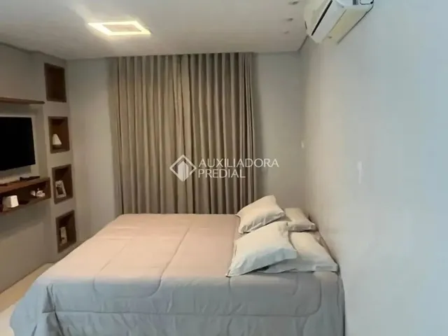 Imagem 11: More e Empreenda! Casa com 3 Dormitórios, Home Office, Piscina e 2 Salas Comerciais No