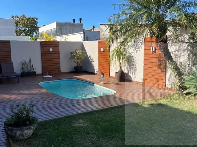 Imagem 15: Casa para Venda em Palhoça, Centro, 3 Dormitórios, 1 Suíte, 3 Banheiros, 2 Vagas