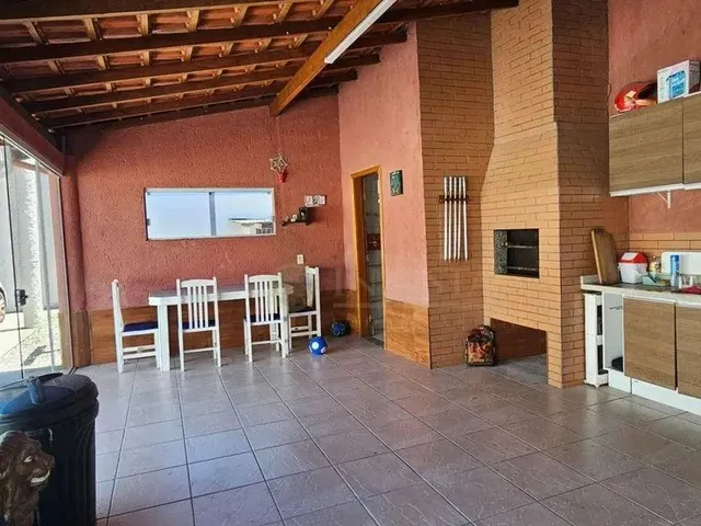Imagem 12: Casa com Edícula e 4 Quartos À Venda em São José/Sc