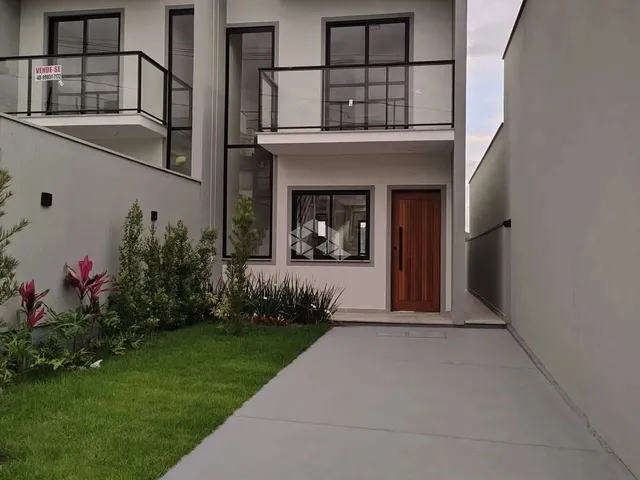 Imagem: A casa possui 2 Dormitórios, 2 Suítes, 3 Banheiros, 2