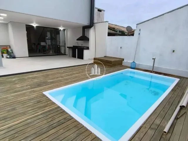 Imagem: Casa com Piscina a Venda na Praia da Pinheira