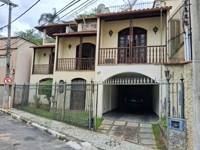 Imagem: Casa Triplex - 03 Dormitório - no Bairro