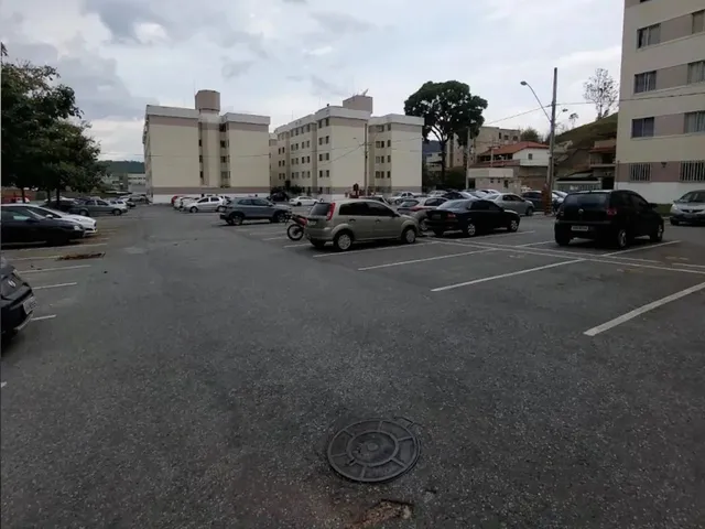 Imagem 3: Vendo Um Apartamento Térreo 2 Quartos ,Área de Serviço 1 Vaga de Garagem Semi Mobiliado