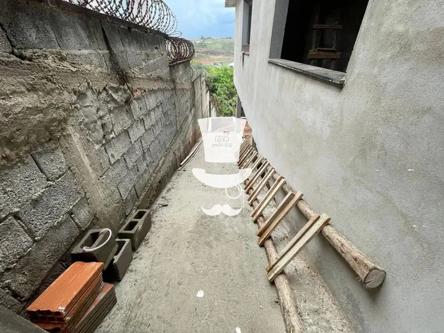Imagem 2: Casa À Venda em Barbacena com 3 Dormitórios Sendo 1 Suíte no Valentim Prenassi
