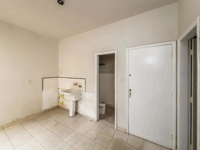 Imagem 4: Apartamento de 2 Quartos no Centro para Venda