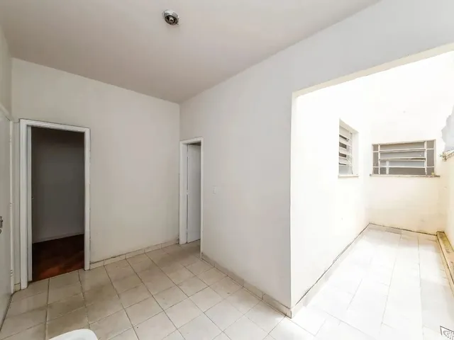 Imagem 2: Apartamento de 2 Quartos no Centro para Venda