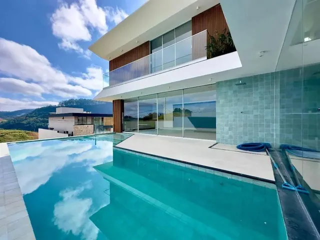 Imagem: Casa com 4 Quartos À Venda, 380 M² por