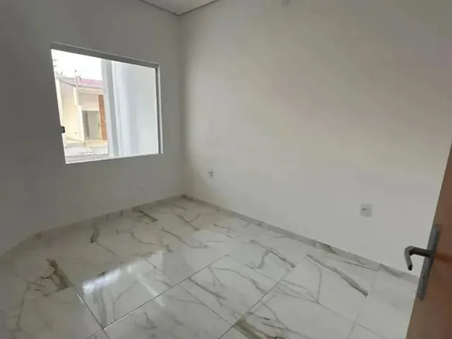 Imagem 3: Casa a Venda em Rua Pública!!