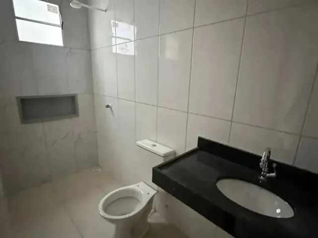 Imagem 5: Casa a Venda em Rua Pública!!