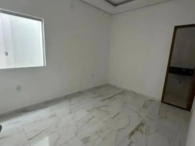 Imagem 7: Casa a Venda em Rua Pública!!